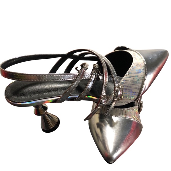 WOMEN SILVER Sling Back Heels,Adjustable Double Buckle Closure,Size 9 Pointed - Picture 2 of 7